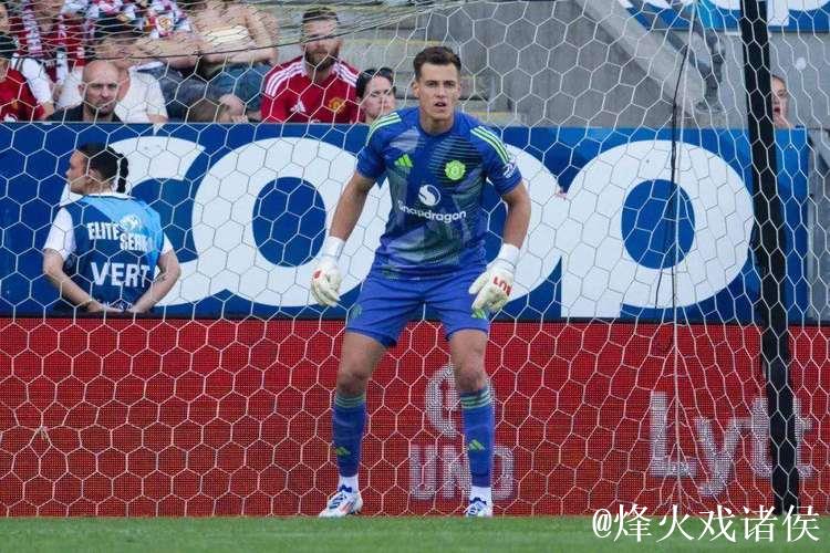 最已阵？曼联奥纳纳替代者首选非巴因迪尔，小将有望在热身赛首发